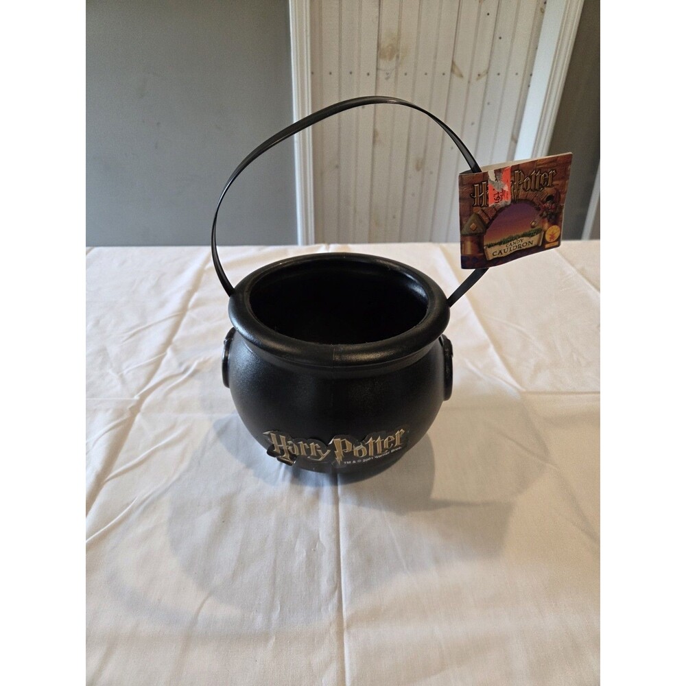 Warner Bros. Harry Potter Collectible candy Cauldron Fantasy